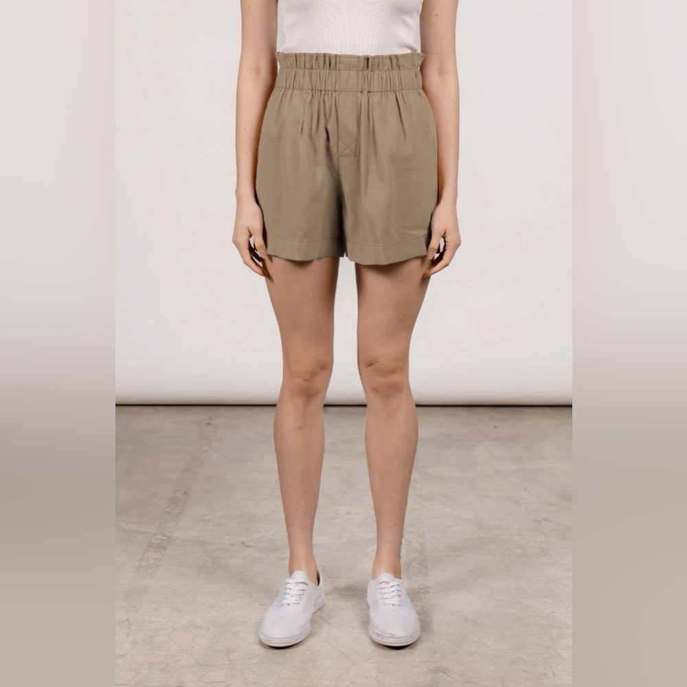 Flowy Paperbag Shorts Women’s 1X Elastic Waistband Oversized Cappucino Brown Tan